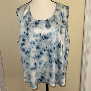 Donna Karan Beautiful NWT Blouse in Excellent Condition Ready for YOU!